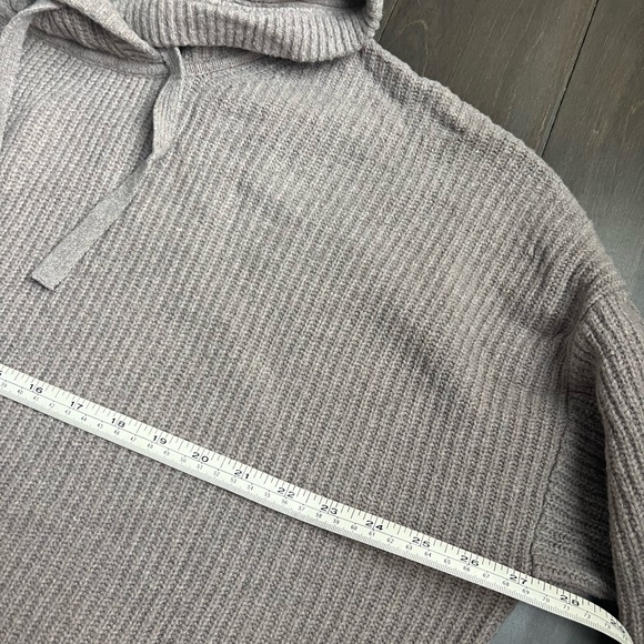 GAP Women’s Knit Hooded Sweater - Picture 3 of 5